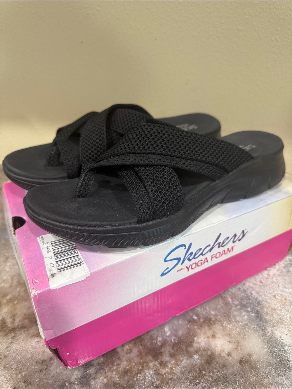 Skechers Black Women's Cross-Strap Yoga Foam Toe-Post Sandals - Picture 4 of 4